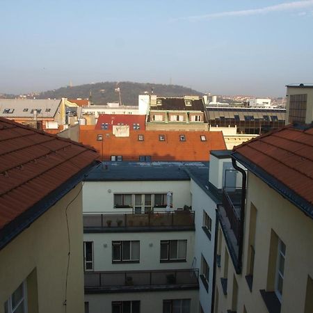 Church Pension Praha - Husuv Dum Εξωτερικό φωτογραφία
