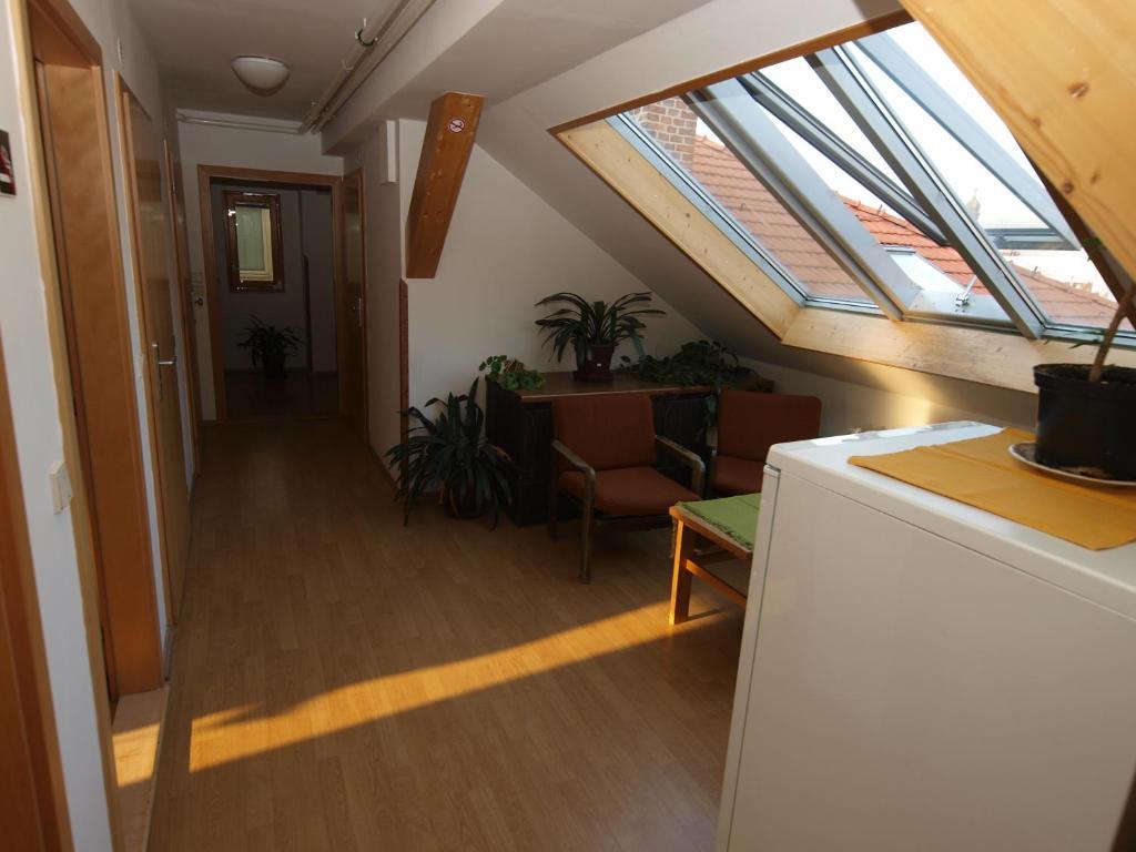 Church Pension Praha - Husuv Dum Δωμάτιο φωτογραφία