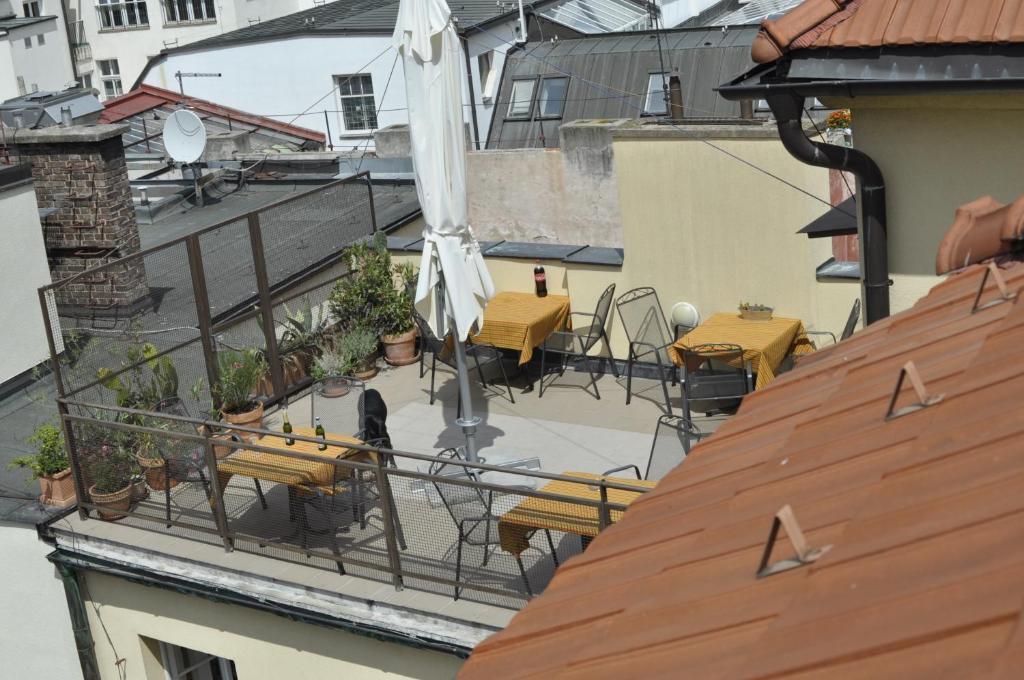 Church Pension Praha - Husuv Dum Εξωτερικό φωτογραφία